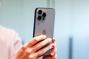 Oficiali „iPhone 13“ serijos prekyba Lietuvoje jau prasidėjo: viskas, ką reikia žinoti