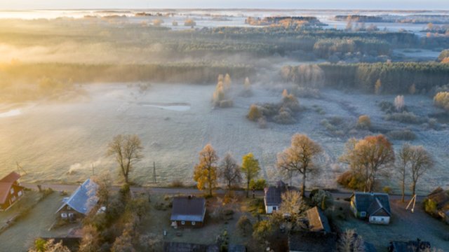 Sinoptikai pranešė, kokių orų sulauksime kitą savaitę: dalyje rajonų tikėtinos šalnos