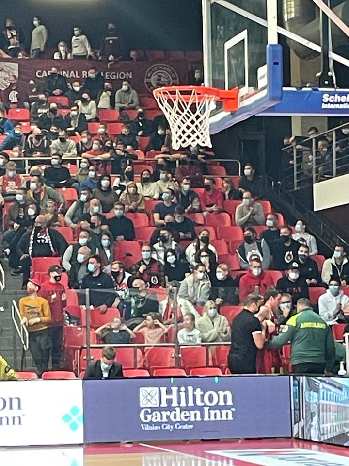 T. Leissneris išvežamas į ligoninę.<br> lrytas.lt nuotr.