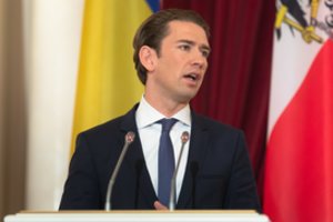 Po korupcijos skandalo atsistatydina Austrijos kancleris S. Kurzas