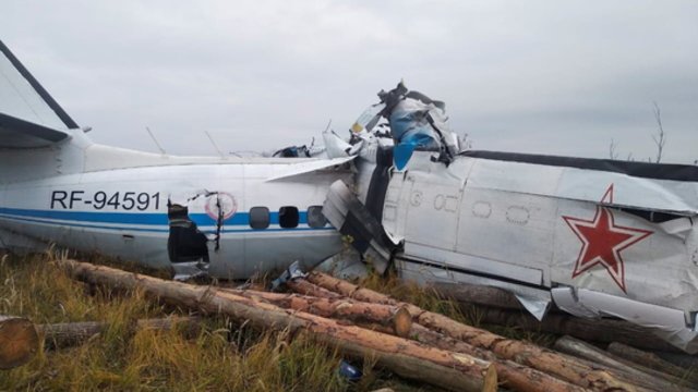 Rusijoje sudužo parašiutininkus skraidinęs lėktuvas: pranešama apie žuvusiuosius