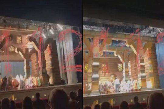 Užfiksuota nelaimės akimirka Maskvos teatre: krentanti dekoracija mirtinai sužalojo aktorių