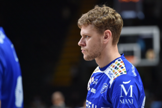 E. Bendžius atvedė Sasario klubą į pergalę prieš O. Olisevičiaus ekipą