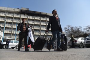 JAV ir JK įspėja piliečius apie pavojų Kabulo viešbučiams – ragina nesilankyti