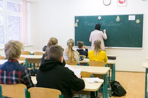 Susitarimui dėl švietimo kitų metų biudžete – 229,1 mln. eurų: daugiau nei pusė lėšų bus skirta mokytojų atlyginimui didinti