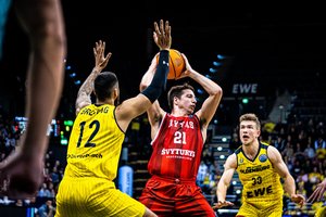 Net kelis lūžius dvikovoje su „Lietkabeliu“ patyrusiam „Ryto“ amerikiečiui atlikta operacija: aiškėja sugrįžimo data