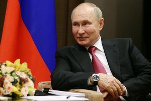 V. Putinas telefonu aptarė su A. Merkel ir E. Macronu padėtį Ukrainoje