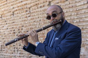Italų fleitos virtuozo muzikos puokštę papuoš ir jaunos lietuvės kūrinys