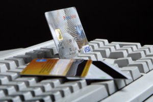 Sukčiai ir toliau šluoja lietuvių pinigus: pasisavinta daugiau nei 14 tūkst. eurų