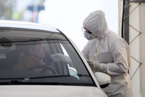 Seime kelią skinasi sprendimas, kad atsisakę skiepytis darbuotojai už testus susimokėtų patys