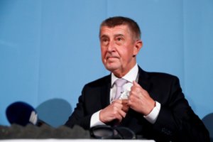 Darbą baigiantis Čekijos premjeras: sergantis prezidentas žadėjo naują nominaciją