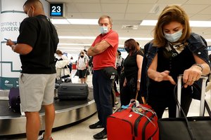 Lapkričio pradžioje JAV atidarys sausumos sienas vakcinuotiems keliautojams