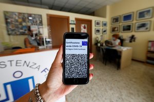 Rusija ir ES surengs konsultacijas dėl abipusio COVID pažymėjimų pripažinimo