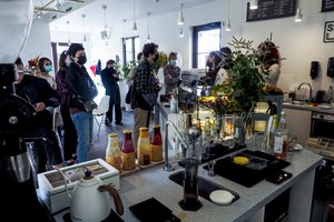 Naujos rekomendacijos dėl COVID-19: štai, kaip siūloma saugiai organizuoti asmenines šventes