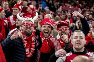 Pasaulio futbolo čempionato atranka: nepažeidžiami danai, Europos intrigos ir padėtis kituose žemynuose