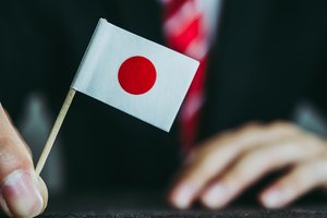Japonijos premjeras prieš spalio 31-osios rinkimus paleido žemuosius parlamento rūmus