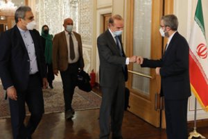 ES pasiuntinys Teherane susitiko su Irano užsienio reikalų viceministru