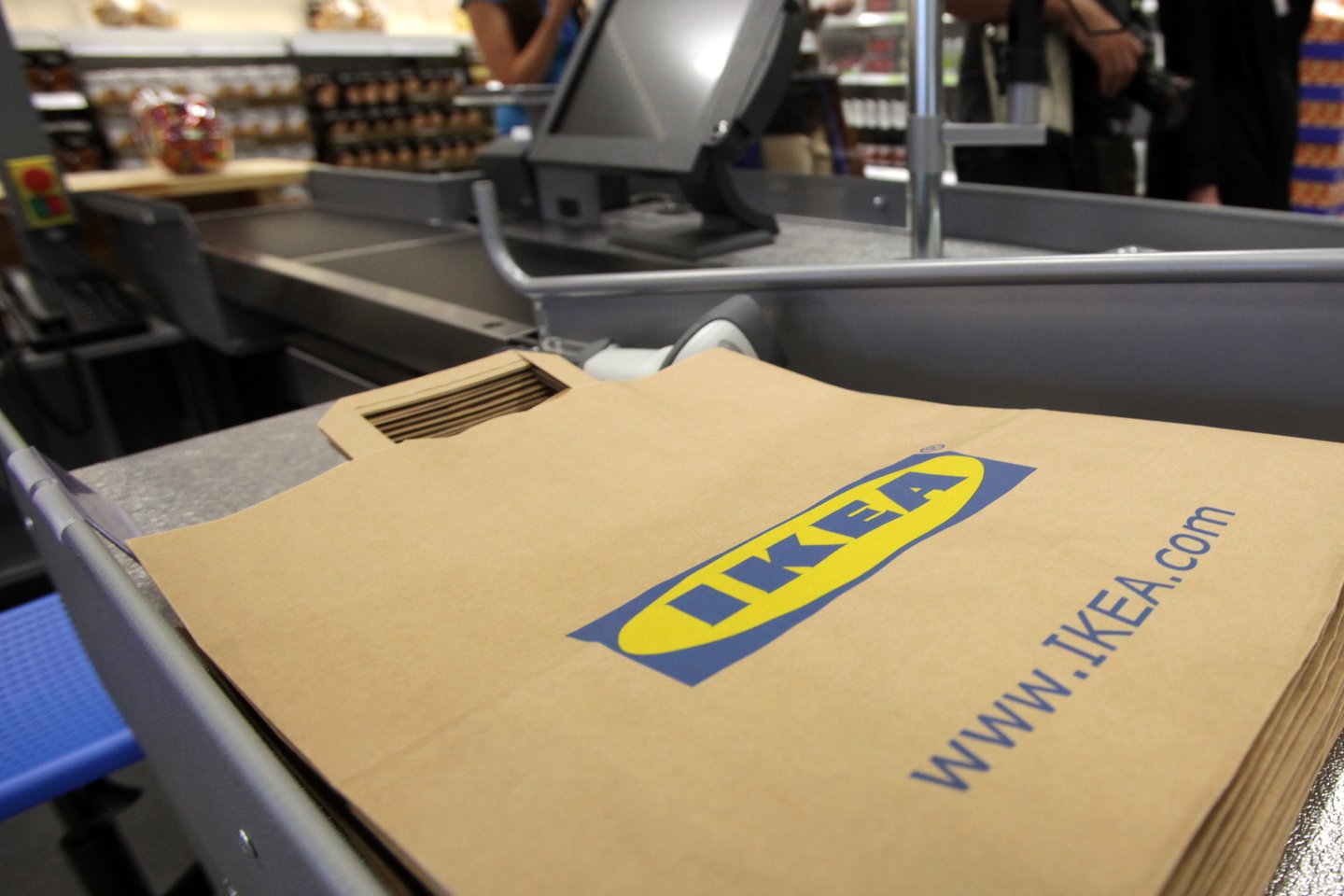 „Ikea“ metiniai pardavimai viršijo ikipandeminį lygį, tačiau pasaulinis tiekimo stygius, kurį pajuto ir Švedijos baldų milžinė, išliks ir 2022-aisiais.<br>V.Balkūno nuotr.