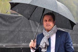 Liuksemburgo premjeras teigia dėl koronaviruso politikos sulaukęs grasinimų jį nužudyti