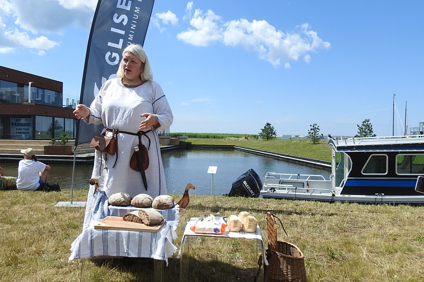 Klaipėdietė E.Nurmi vikingų ir kuršių kulinarijos paveldą pristato renginiuose.<br> G.Pilaičio nuotr.