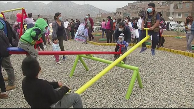 Peru atidaryta ypatinga žaidimų aikštelė:  sukutrta iš išlydytų konfiskuotų ginklų