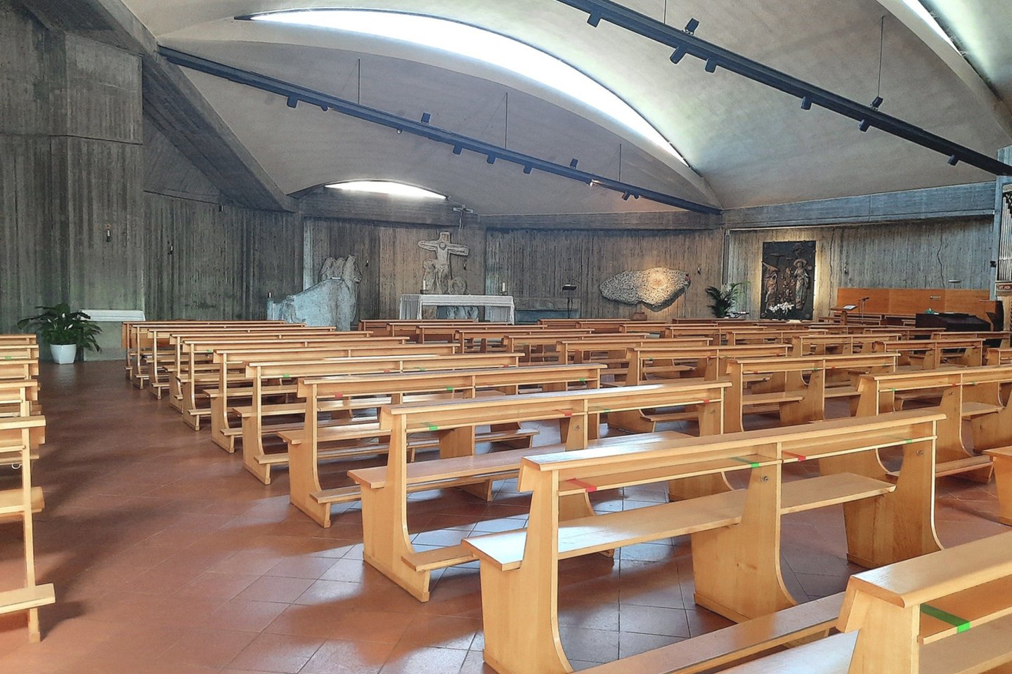 Prato bažnyčioje kunigavęs F.Spagnesi savo reikmėms pasisavino ir iššvaistė šimtus tūkstančių eurų, buvusių parapijos sąskaitoje ir suaukotų tikinčiųjų.<br>N.Budrytės ir „Diocesi di Prato“ nuotr.