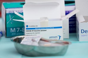 Nepasiskiepijusiems studentams – mokami COVID-19 testai