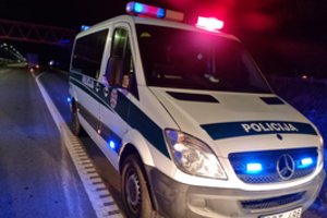 Tragiška avarija Kėdainių rajone – žuvo su vilkiku susidūrusio mikroautobuso vairuotojas