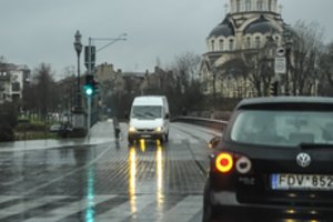 Policija įspėja eismo dalyvius: kelyje prasidėjo pavojingas laikas