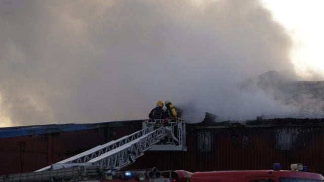Pateikė daugiau detalių apie Kauno rajone kilusį gaisrą: gyventojams buvo išsiųsti įspėjimai