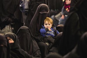 Afganistano moterys rado būdą, kaip pasipriešinti Talibano aprangos taisyklėms