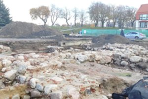 Meno aukcionas – šalia uostamiesčio bažnyčios griuvėsių