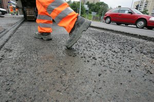 Kinijos NT ir statybos sektoriai susitraukė pirmą kartą nuo pandemijos pradžios