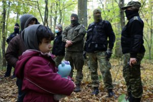 Didėjant krizei arabų žiniasklaida įspėja žmones: nebeskriskite į Minską, nes į Vakarus nepateksite