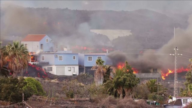 Praėjus mėnesiui po ugnikalnio išsiveržimo La Palmas saloje – košmaras nesibaigia: vėl liepsnoja namai