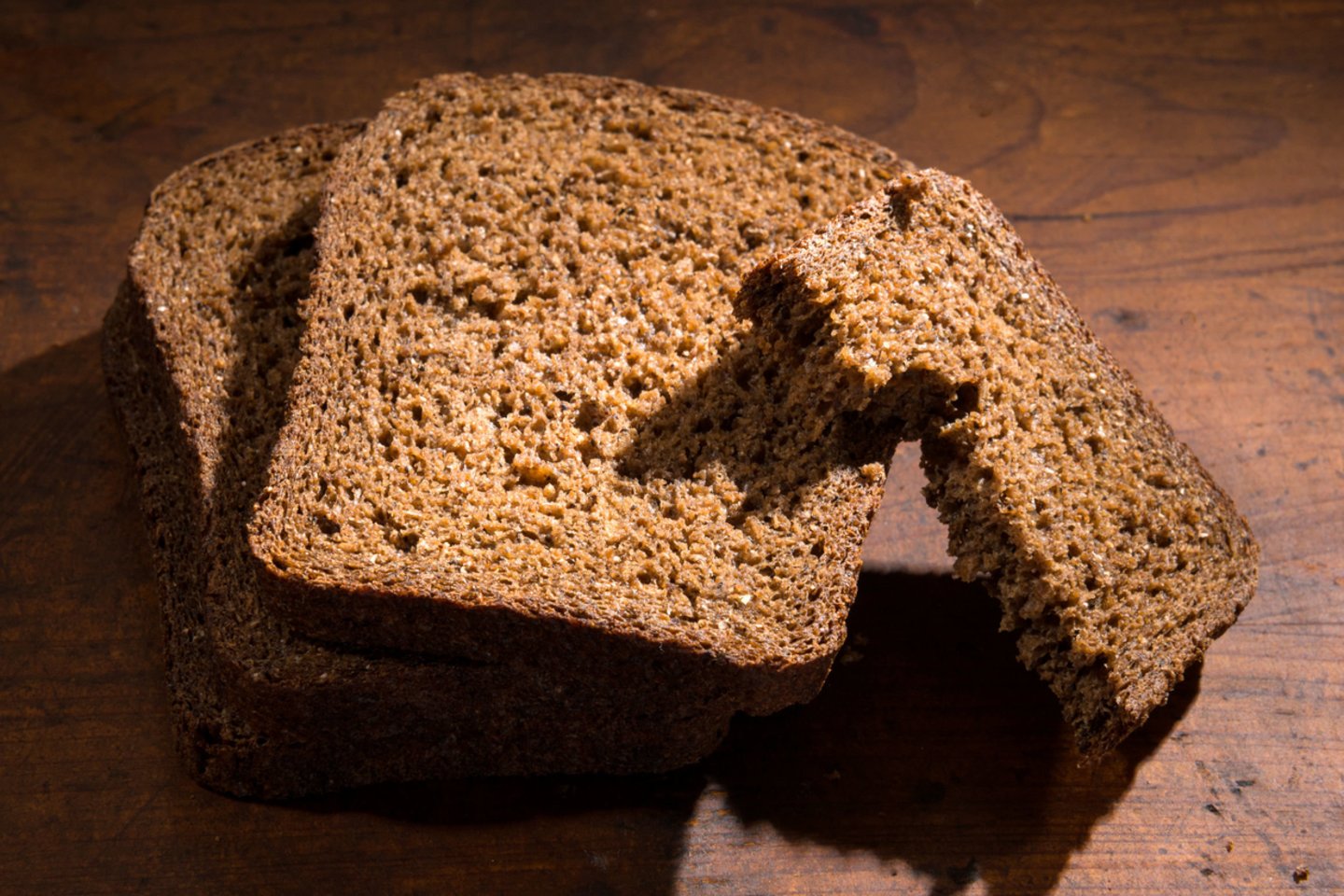 Duona yra puikus angliavandenių ir skaidulinių medžiagų<br>123rf nuotr.