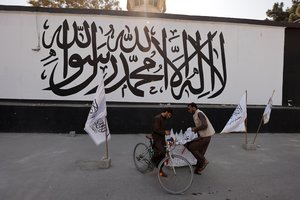 Saugumu prie savo pietinių sienų susirūpinusi Rusija rengia derybas su Talibanu