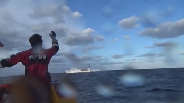 Prie Pietų Korėjos pakrantės apvirto Kinijos žvejų laivas: trys žmonės dingo be žinios