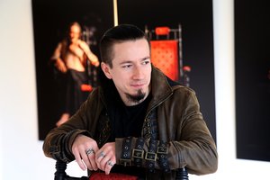 Vilnietis menininkas pasidomėjo, ką sau galvoja tatuiruoti penkiasdešimtmečiai