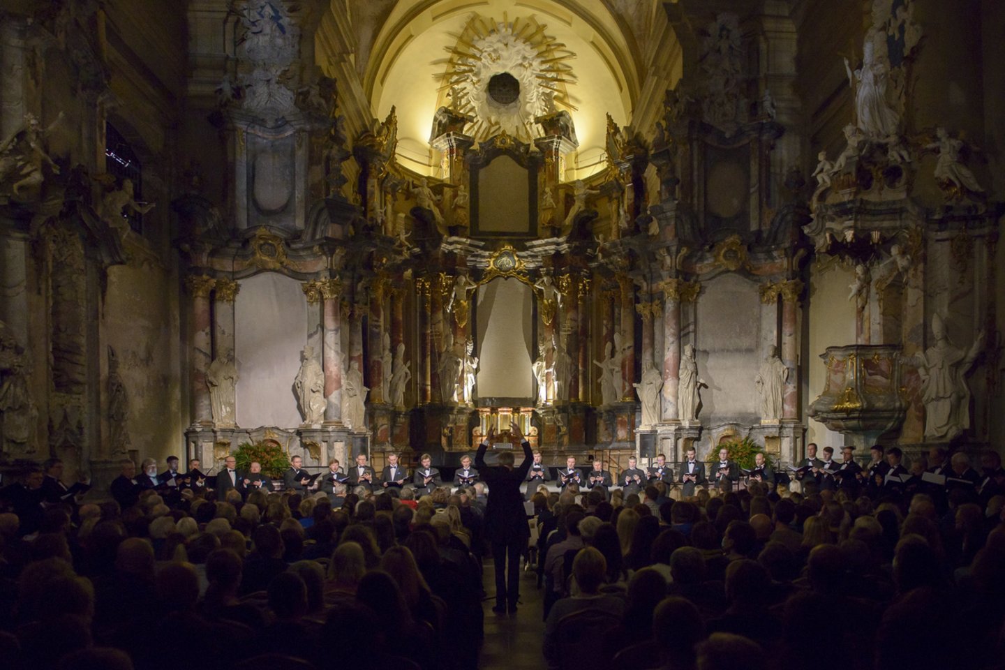 Atidarymo koncerte – Estijos nacionalinis vyrų  choras ir vokiečių trimito žvaigždė Markus Stockhausenas.<br>K.Bingelio nuotr.
