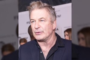 Aktorius A. Baldwinas netyčia nušovė kino studijos darbuotoją ir sužalojo režisierių