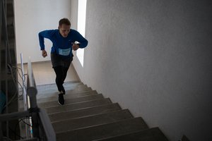 Šeštadienį sugrįžta legenda tapęs bėgimas į „Europos“ dangoraižį