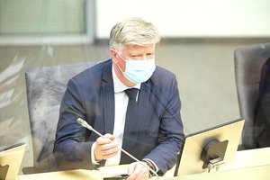 Ūkiai – apie ratus, ministras – apie batus