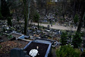 Prieš Vėlines – prašymas rūšiuoti kapinėse susidarančias atliekas: probleminėse vietose planuoja statyti ir vaizdo kameras