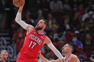 Jonas Valančiūnas buvo taiklesnis, tačiau greit atsilikę „Pelicans“ liko be pergalės ir Čikagoje