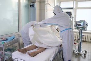 Austrijoje gali būti įvesti suvaržymai nuo COVID-19 nepaskiepytiems žmonėms