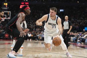 Luka Dončičius su Dalaso klubu NBA sezono pergalių sąskaitą atidarė Toronte