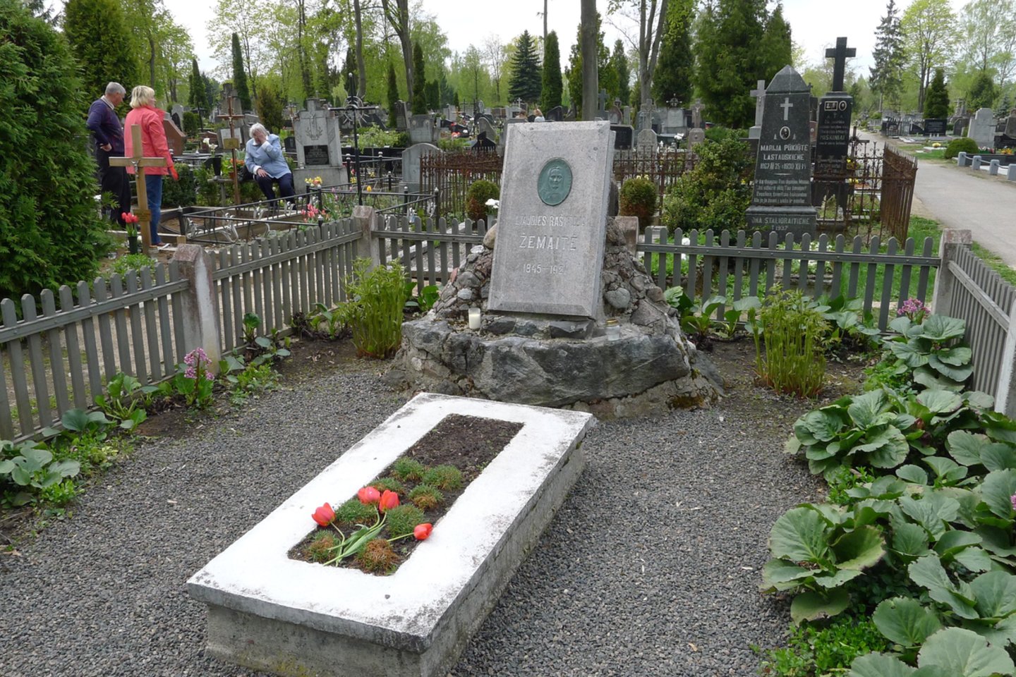 Marijampolės kapinėse taip pat yra rašytojos Žemaitės kapas.<br>A.Barzdžiaus nuotr.