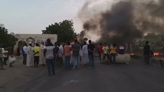 Neramumai Sudane: sulaikyti politiniai lyderiai, gyventojai išėjo į gatves priešintis „perversmui“