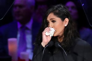 Atskleidė dar vieną žiaurią K. Bryanto žūties detalę: V. Bryant apie vyro ir dukters mirtį sužinojo itin skaudžiu būdu